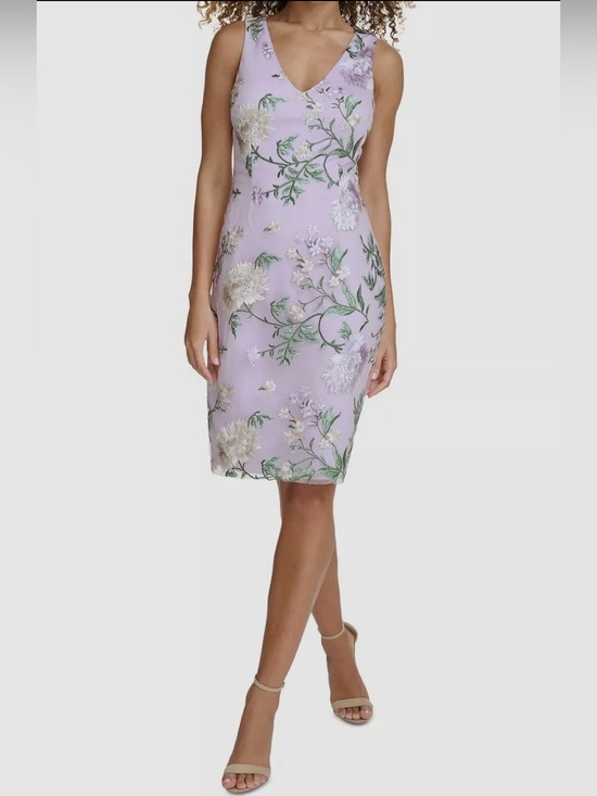 Siena Dresses & Skirts - Lilac Floral V-Neck Backless Sheath Dress